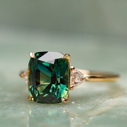 Vintage-Inspired Green Gemstone Ring | Gold